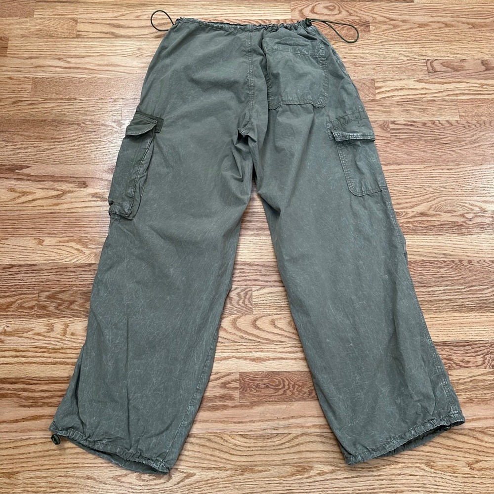 Women's Olive Green Cargo Pants - Casual Utility Style - Picture 11 of 15